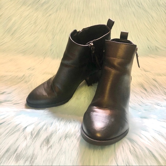 Sz. 9 Black Ankle Boots - Picture 11 of 16